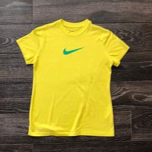 Nike Swoosh DRI-Fit T-shirt